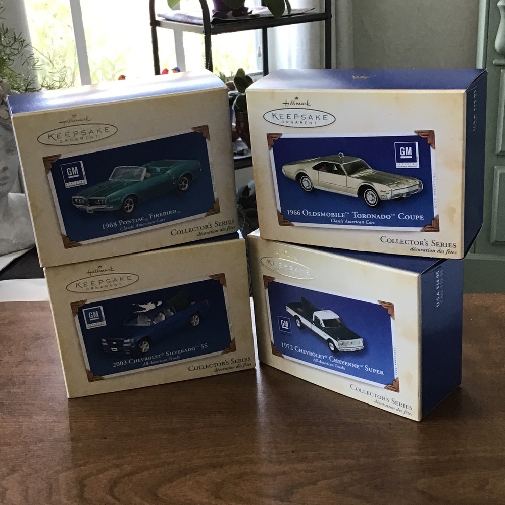 Vintage Hallmark Classic American cars, ornaments collectors series.